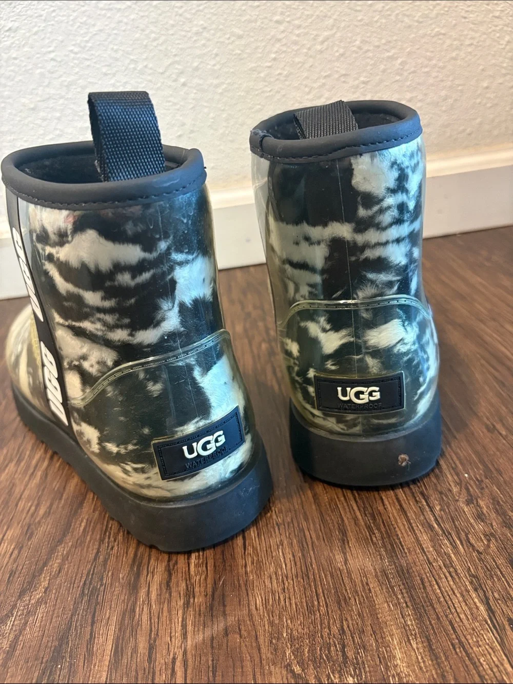 UGG Kids Black & White Tie-Dye Short Rain Boots